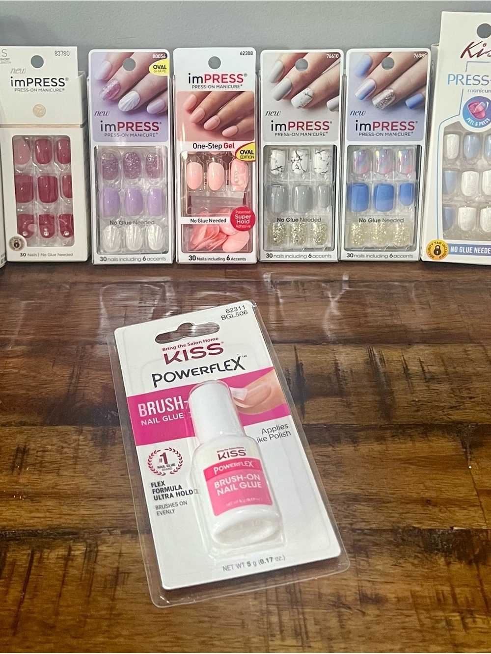 Kiss Press on Nails & One Gel Nail Set with Nail Glue